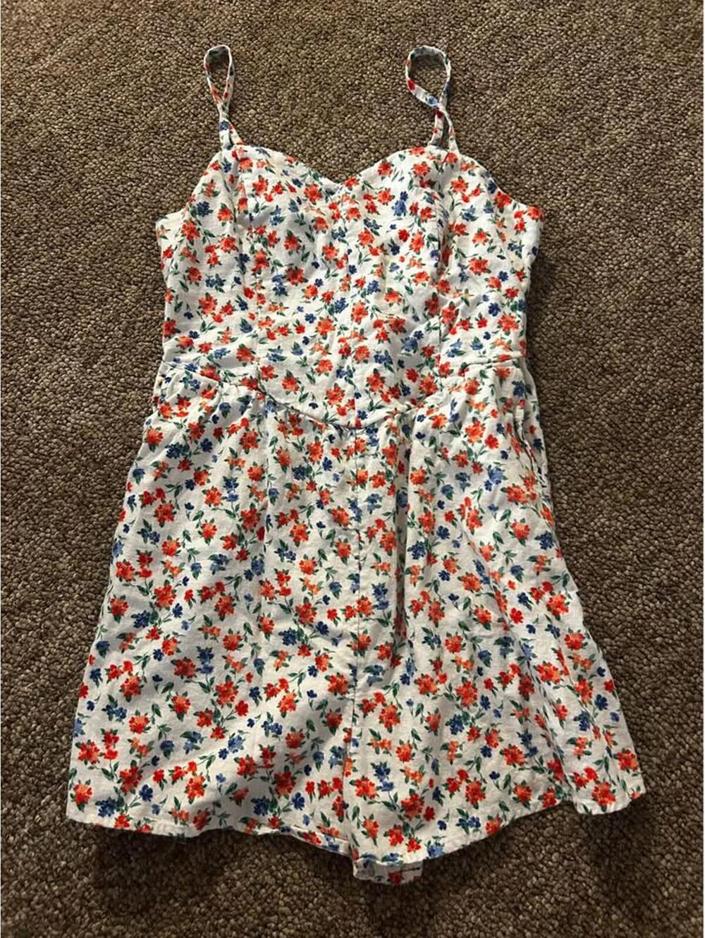 Old Navy floral romper - size medium